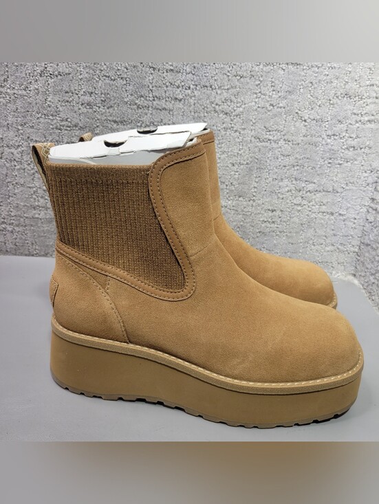 UGG Shoes - UGG Cityfunc Chelsea Women's Size US 7 Chestnut boots.